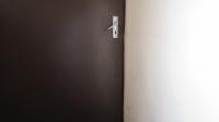 Bathroom 3+ - 2 square meters of property in Wilropark