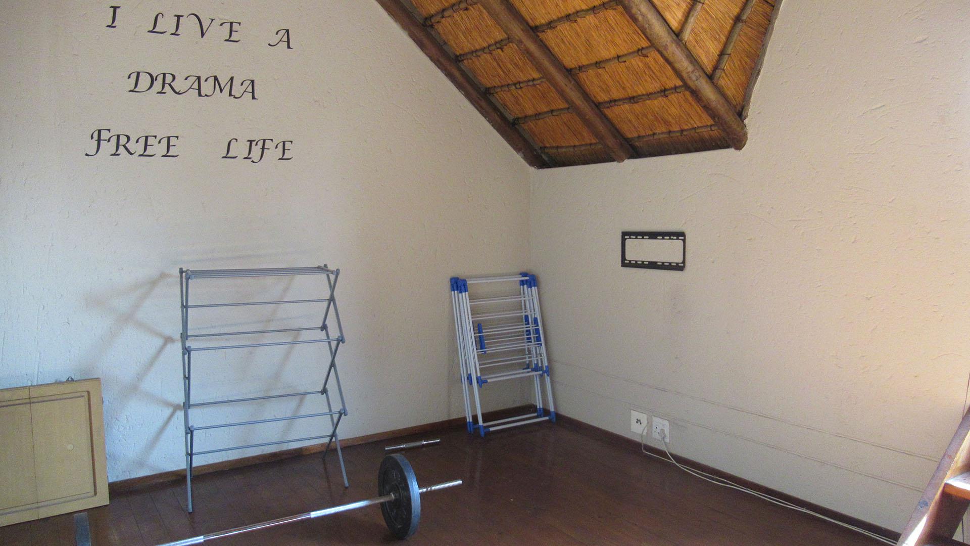 Rooms - 21 square meters of property in Sunninghill