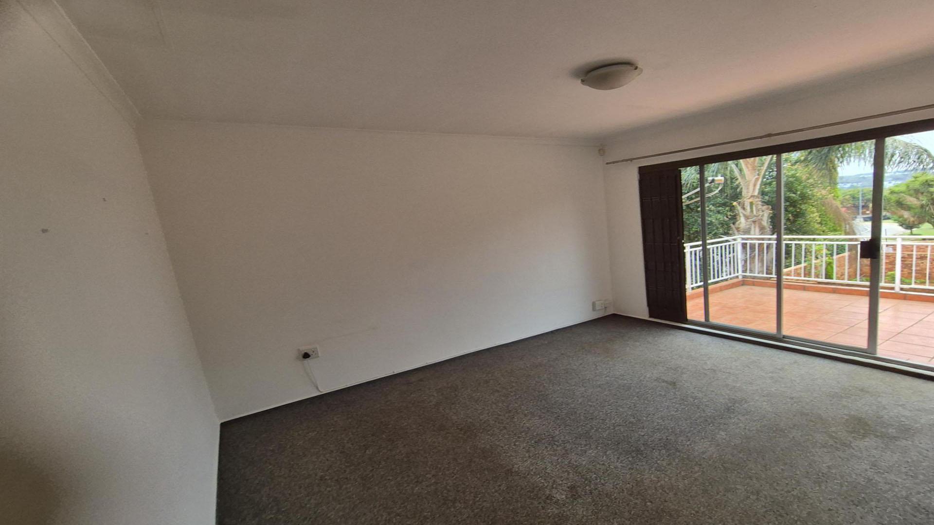 Main Bedroom of property in Kyalami Hills