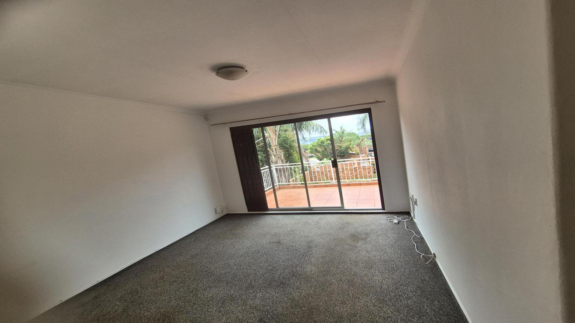 Main Bedroom of property in Kyalami Hills