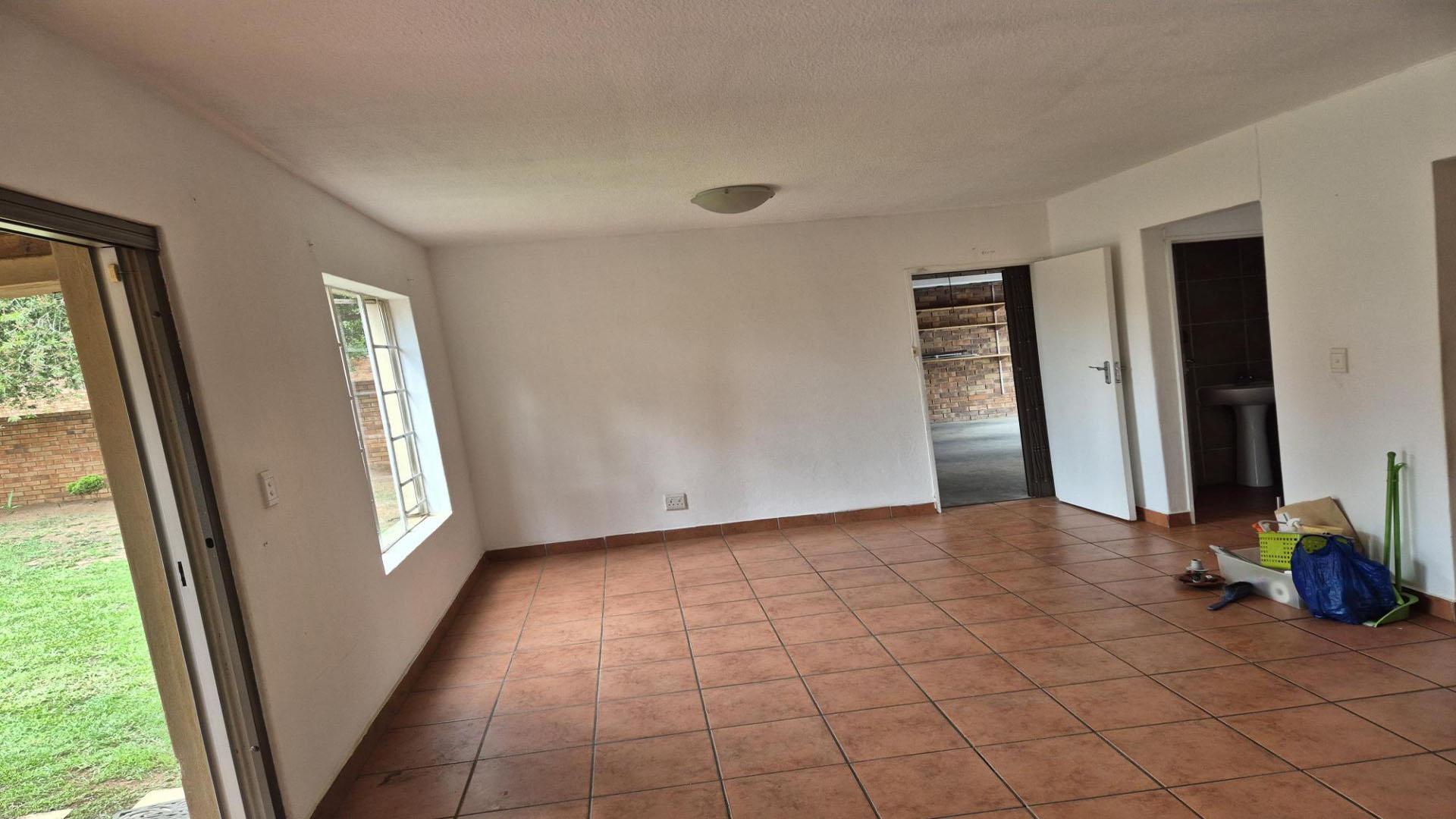 Lounges of property in Kyalami Hills