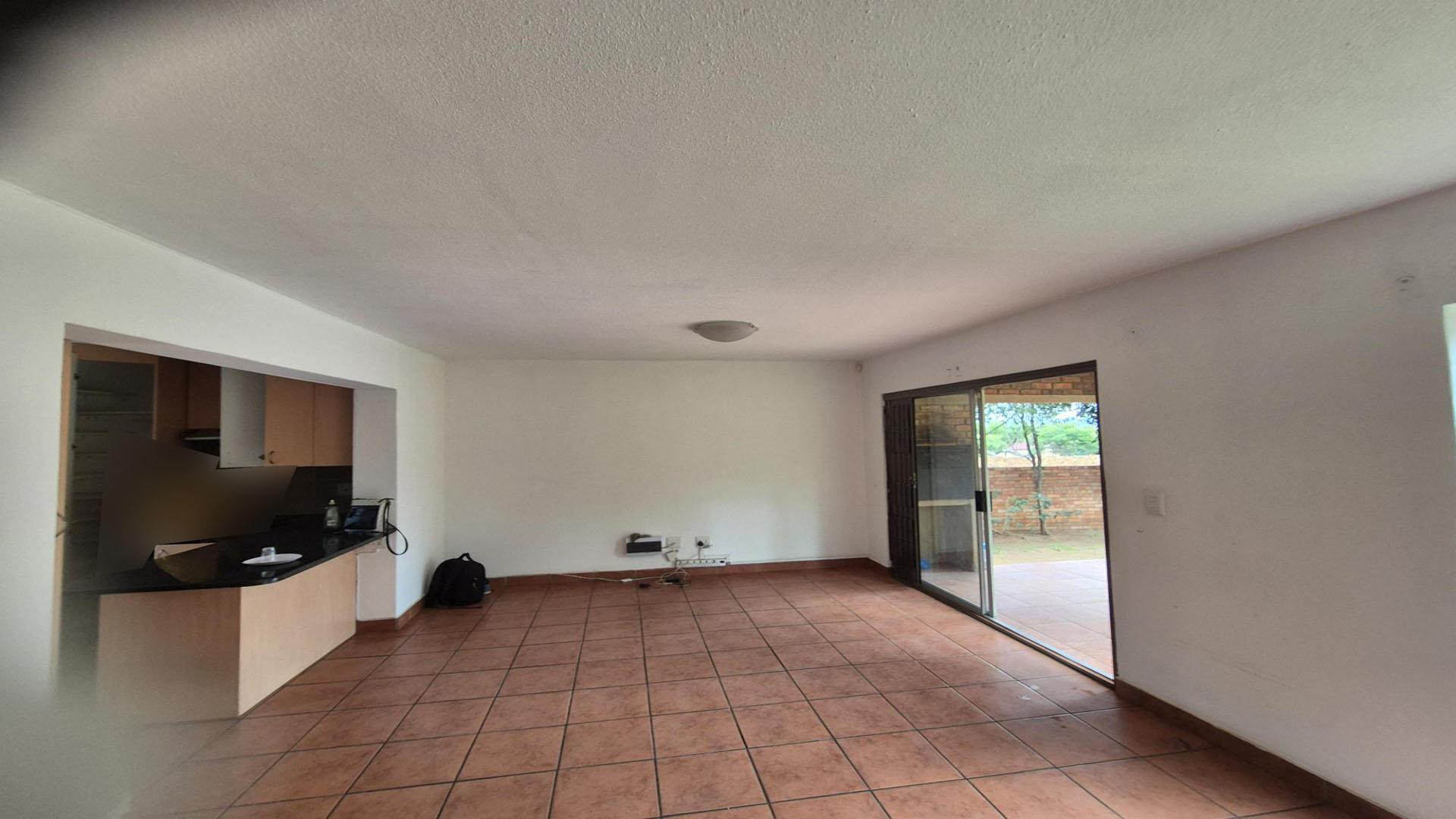 Lounges of property in Kyalami Hills