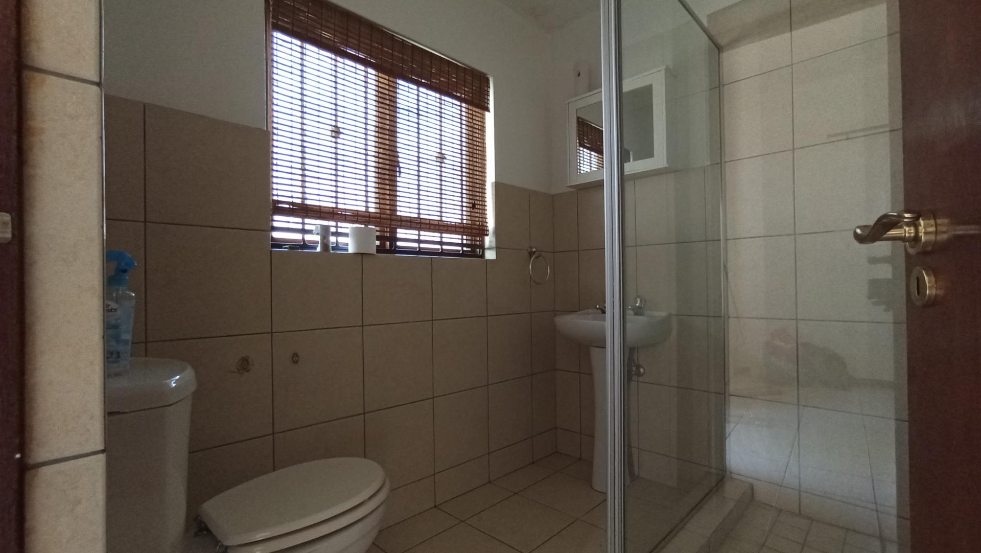 Staff Bathroom - 4 square meters of property in Bryanston