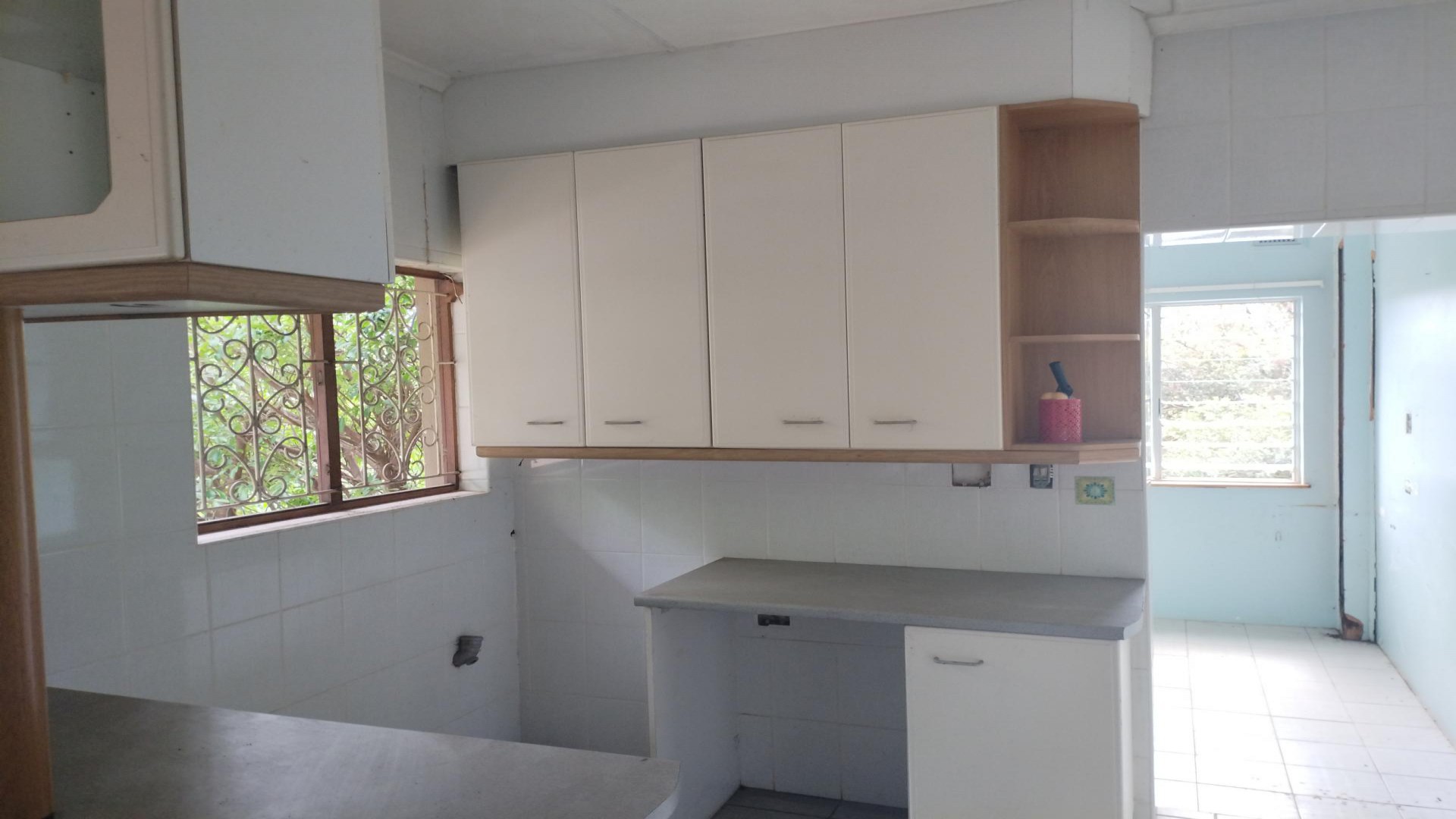 Kitchen - 32 square meters of property in Amanzimtoti 