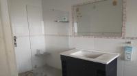 Bathroom 2 - 5 square meters of property in Amanzimtoti 