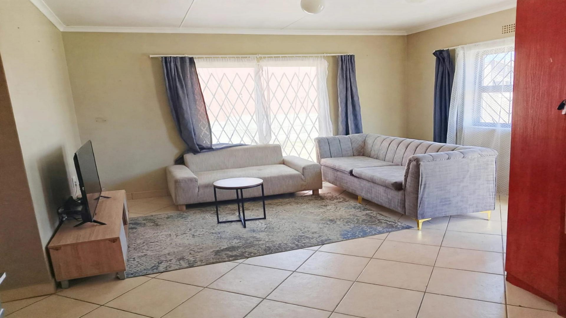 Lounges of property in Khayelitsha