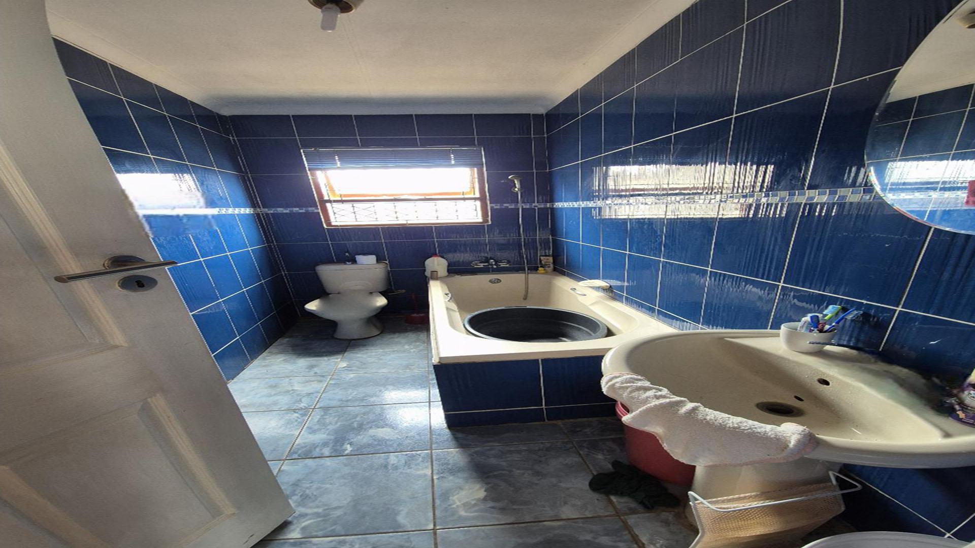 Bathroom 1 of property in Kwadwesi