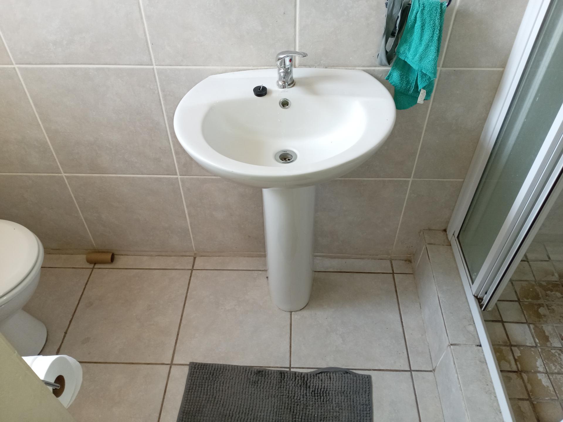 Main Bathroom of property in Lephalale (Ellisras)
