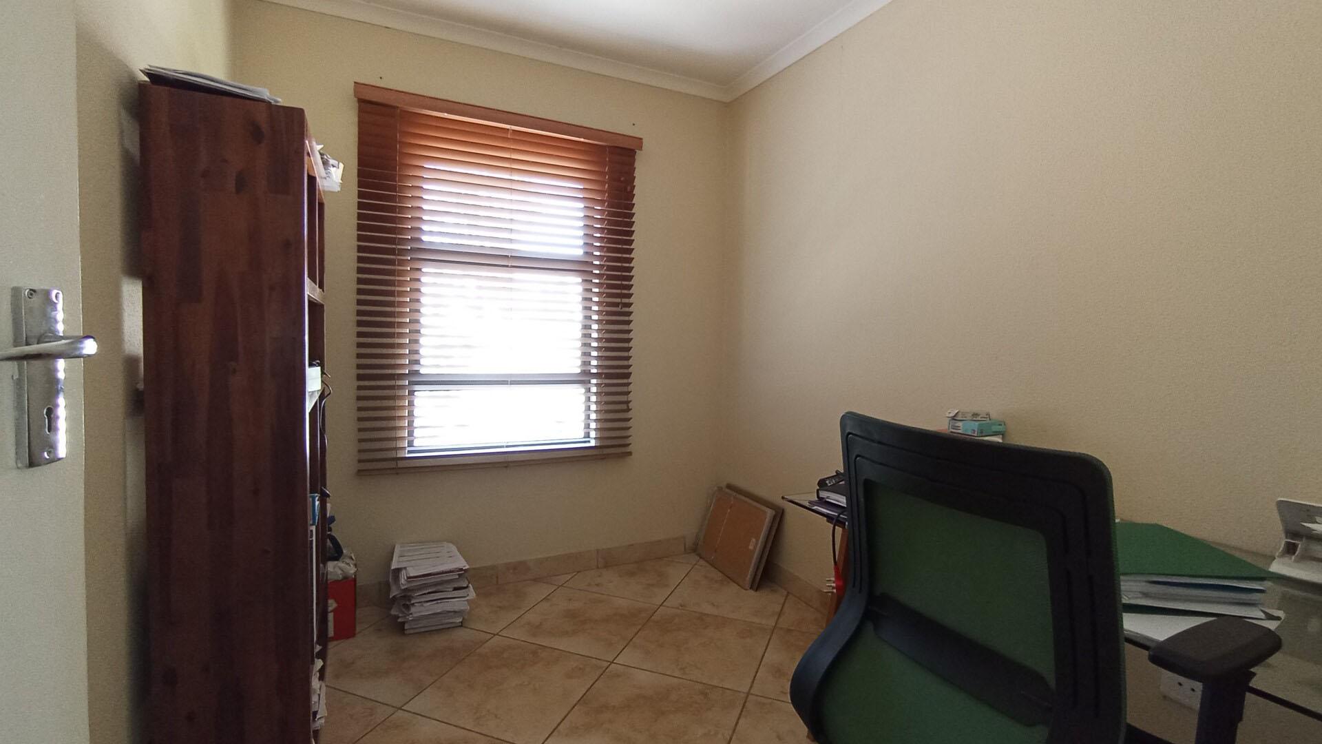 Study of property in Kosmosdal