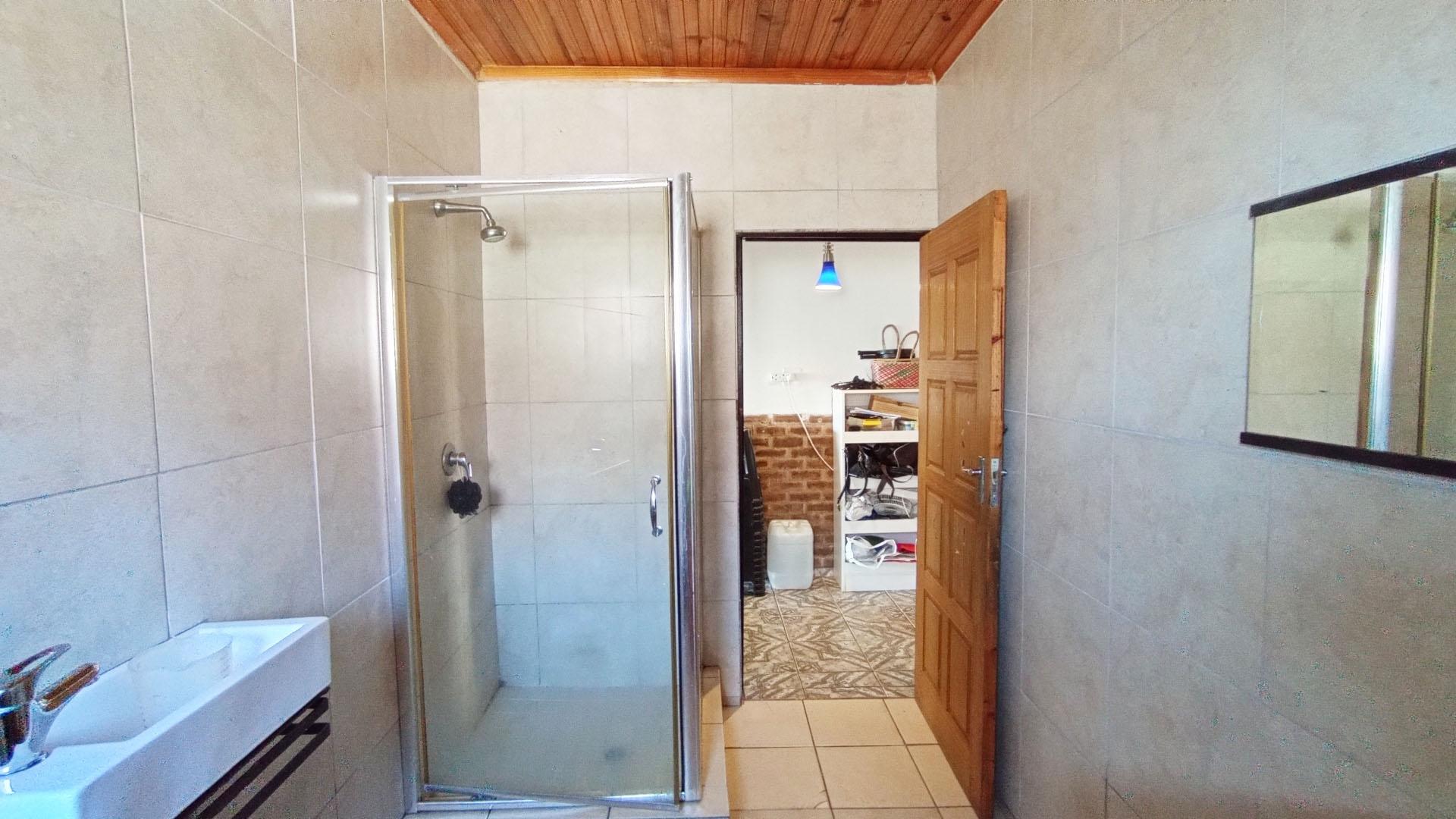 Bathroom 1 of property in Park Hill