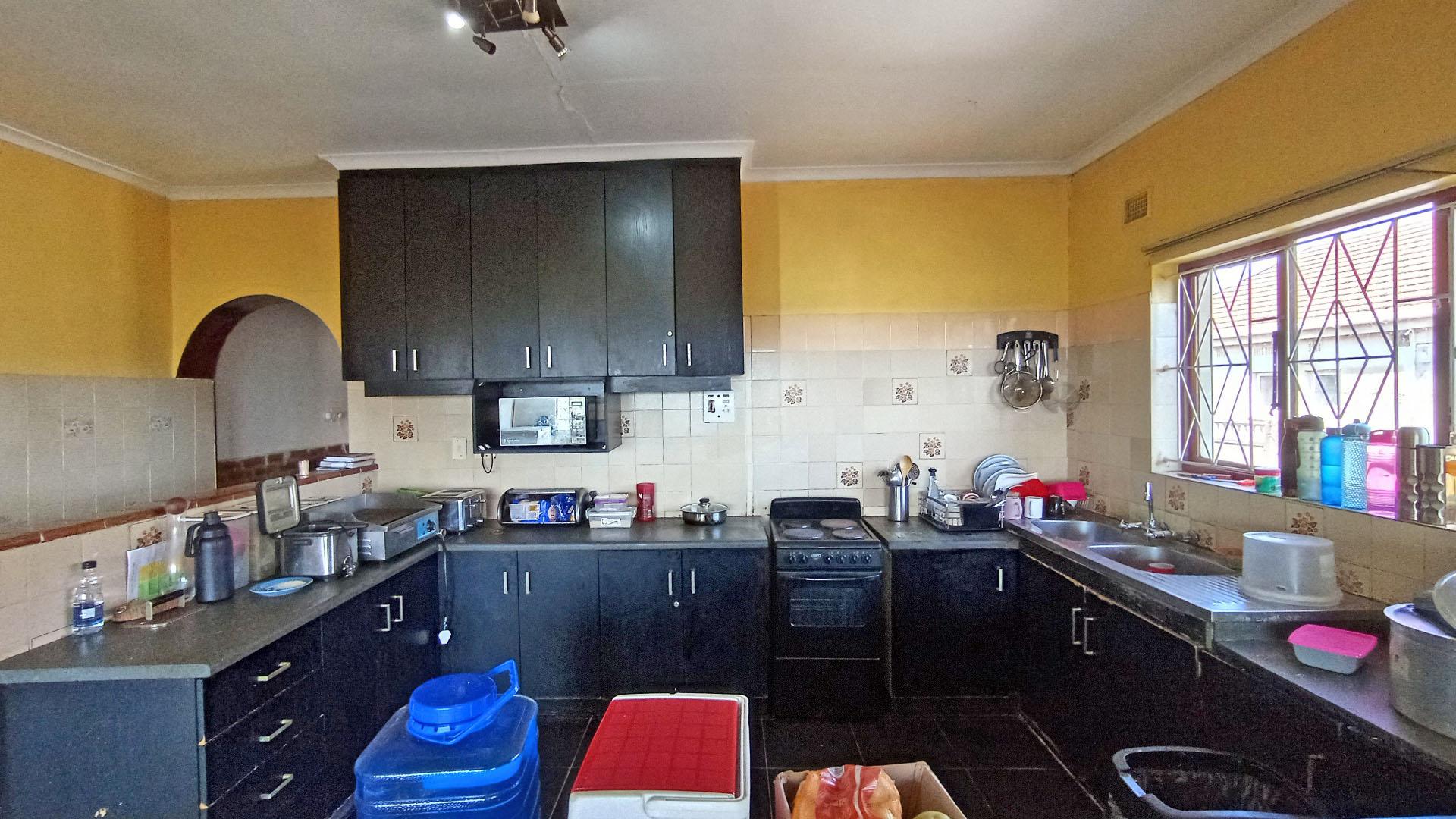 Kitchen - 25 square meters of property in Park Hill