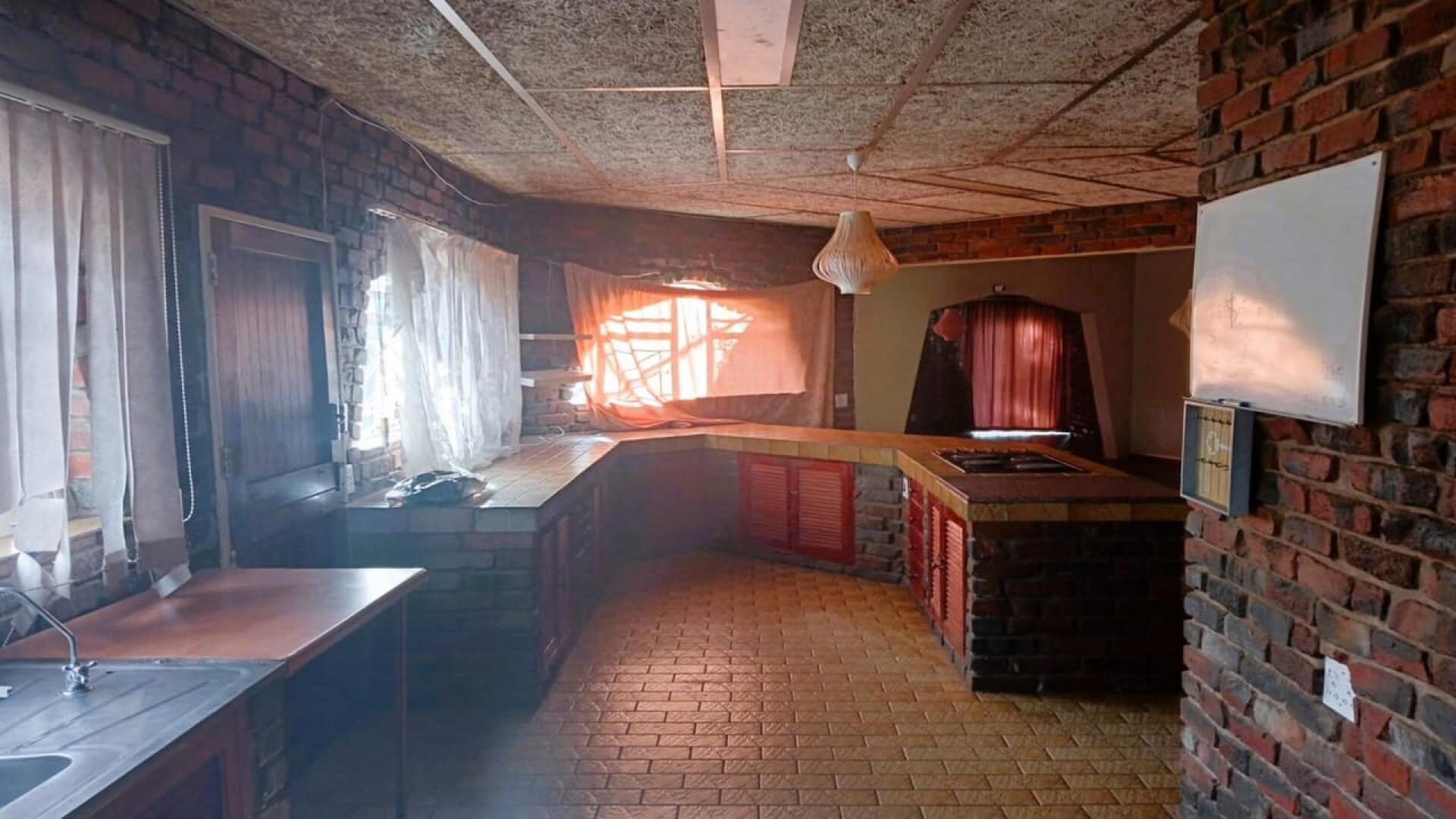Kitchen of property in Hertzogville