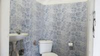 Bathroom 2 - 2 square meters of property in Roodekrans