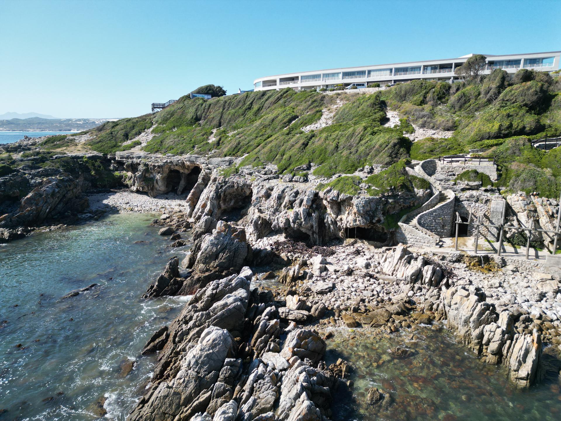  of property in De Kelders