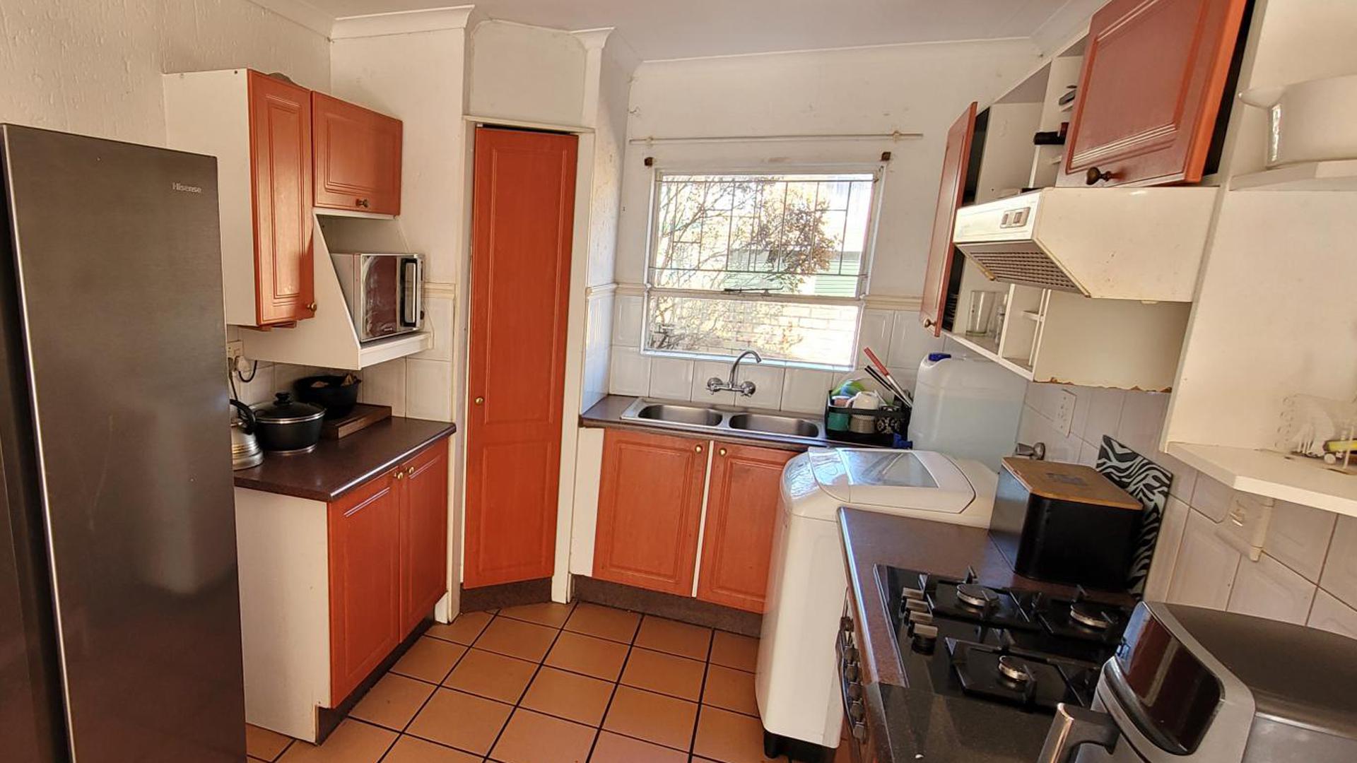 Kitchen of property in Birchleigh