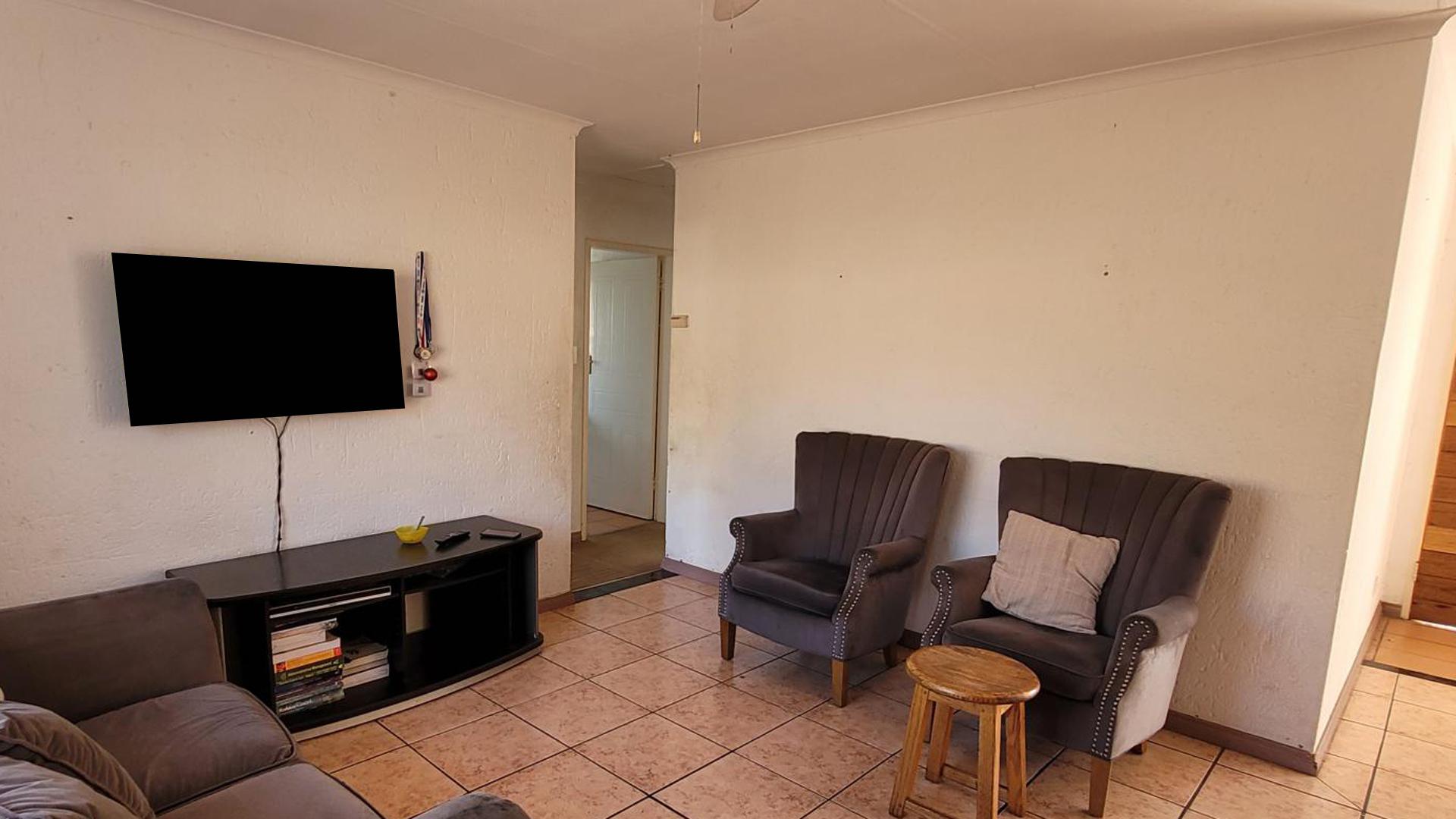 Lounges of property in Birchleigh