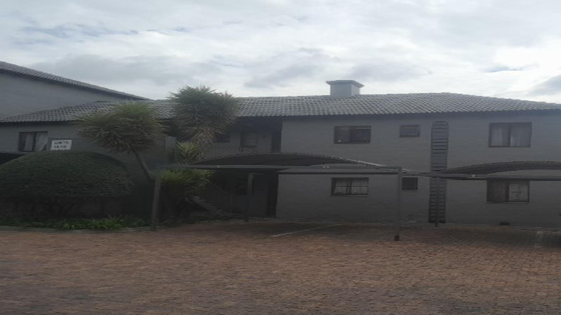 Front View of property in Paulshof