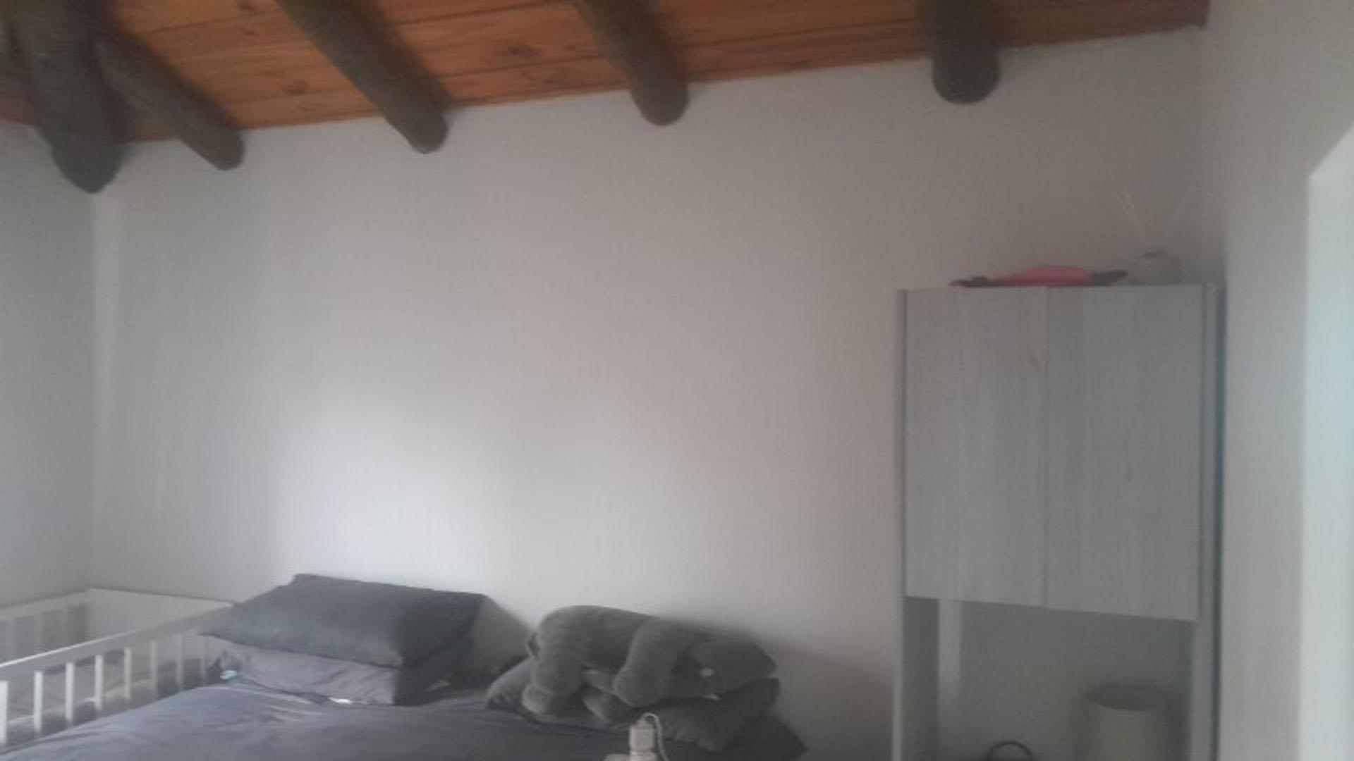 Bed Room 1 of property in Paulshof