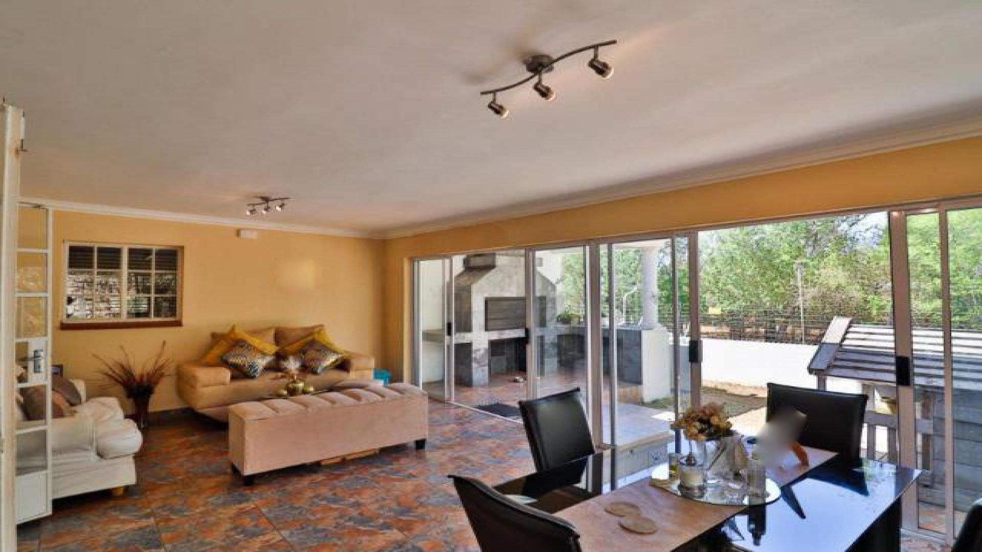 Entertainment - 32 square meters of property in Paulshof