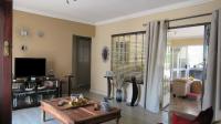Lounges - 34 square meters of property in Paulshof