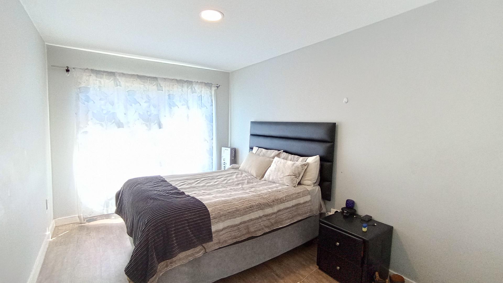 Bed Room 1 - 16 square meters of property in Umbogintwini