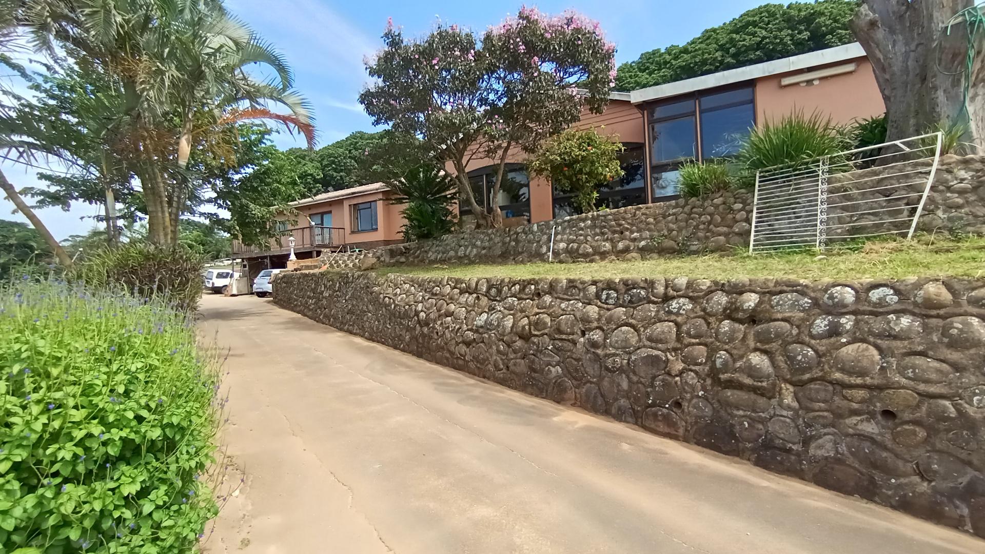 Front View of property in Amanzimtoti 