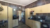 Kitchen - 46 square meters of property in Amanzimtoti 