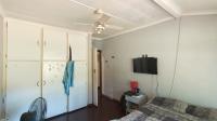 Bed Room 2 - 19 square meters of property in Amanzimtoti 