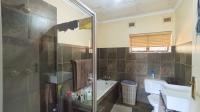 Main Bathroom - 10 square meters of property in Amanzimtoti 