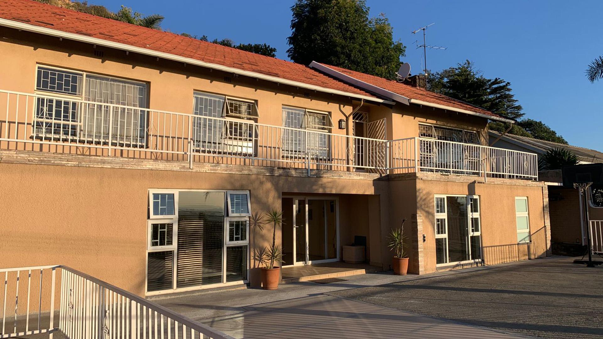 Front View of property in Sunnyrock