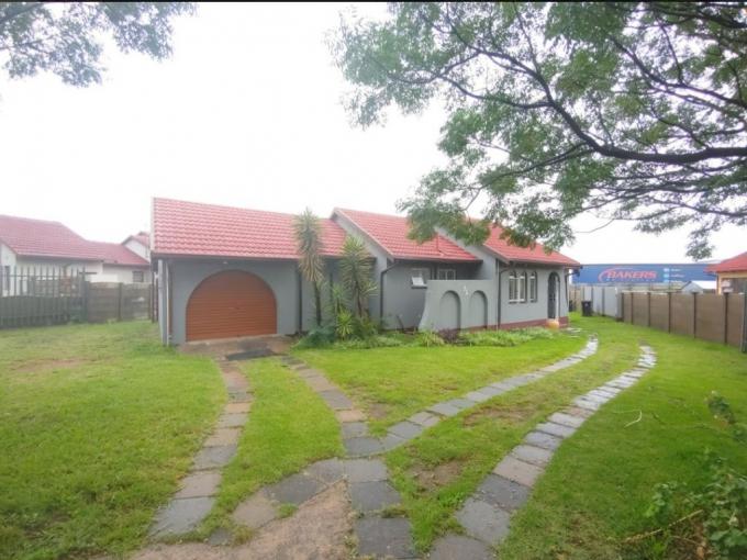 3 Bedroom House for Sale For Sale in Mayberry Park - MR649775