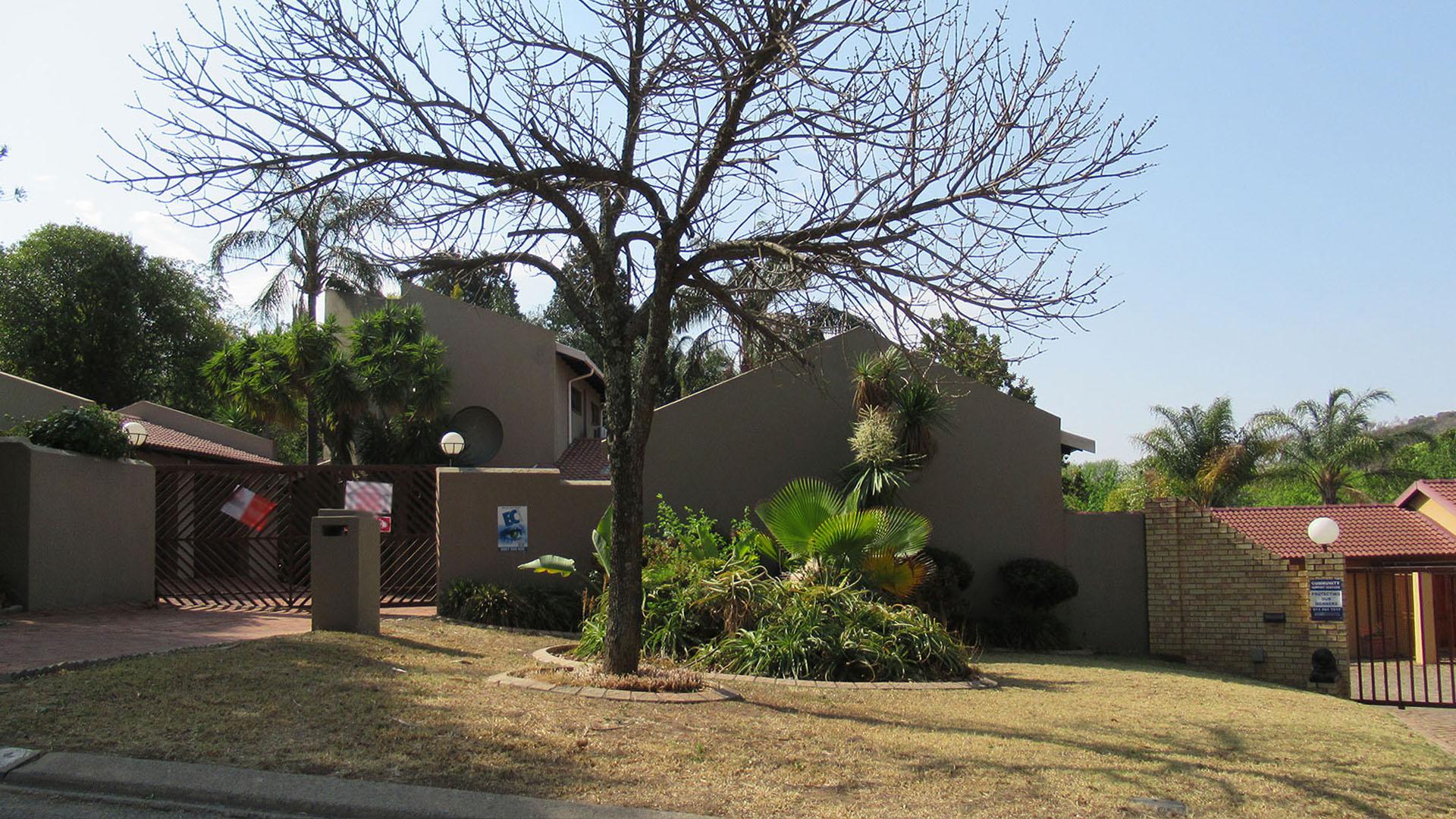 Front View of property in Randpark Ridge