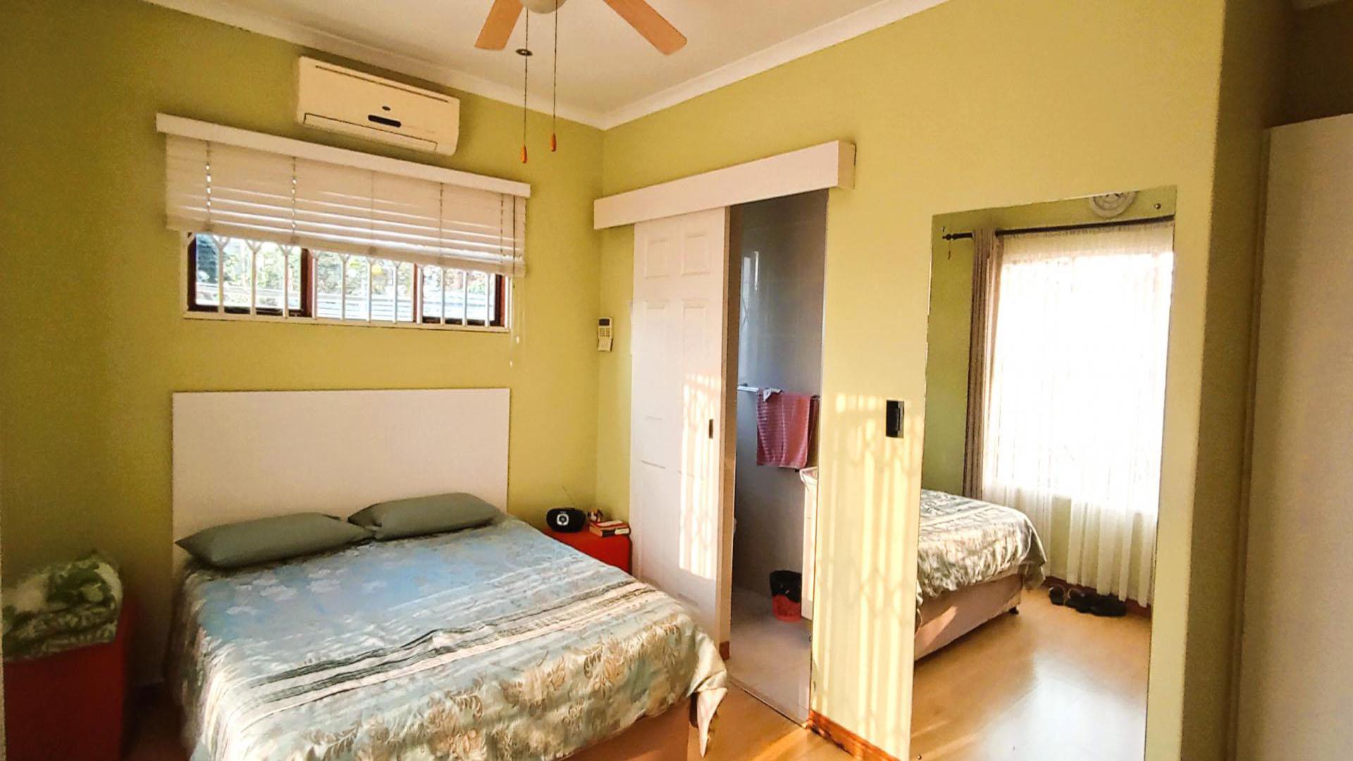 Bed Room 1 of property in Parkhill