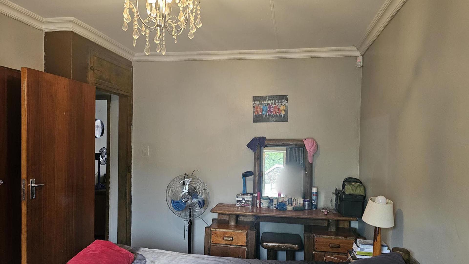 Bed Room 1 of property in Miederpark