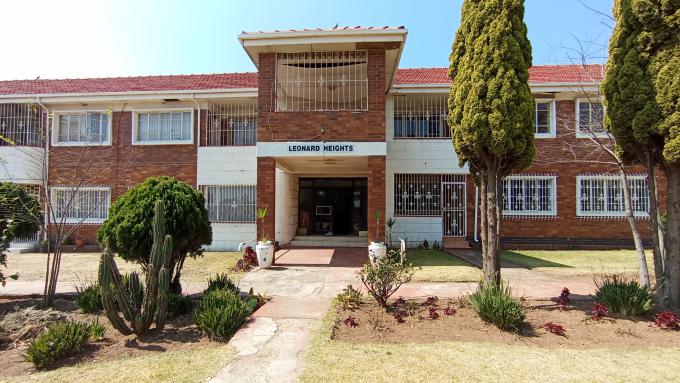 SA Home Loans Sale in Execution 2 Bedroom Sectional Title for Sale in Kenilworth - JHB - MR649993