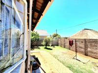  of property in Glenvista
