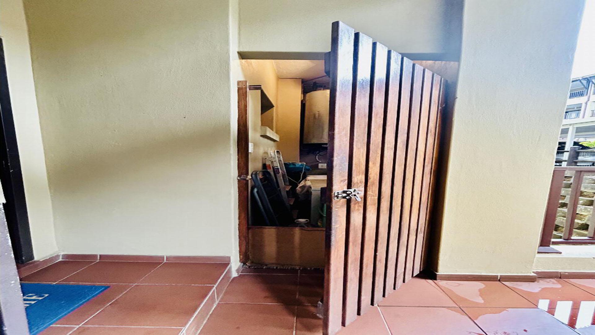 Spaces of property in Palmiet