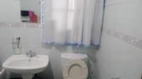 Bathroom 2 of property in Bezuidenhout Valley