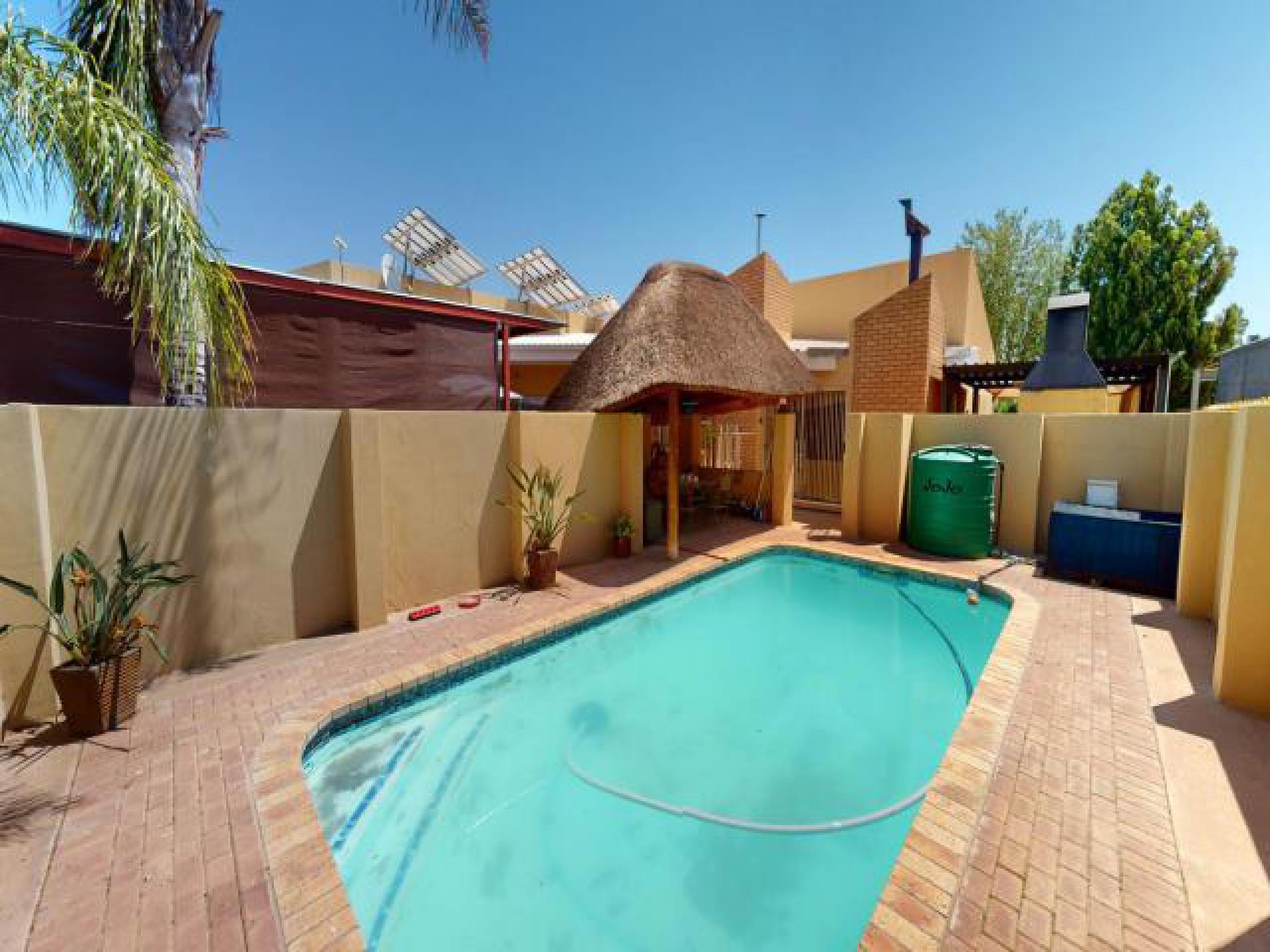 Backyard of property in Keidebees