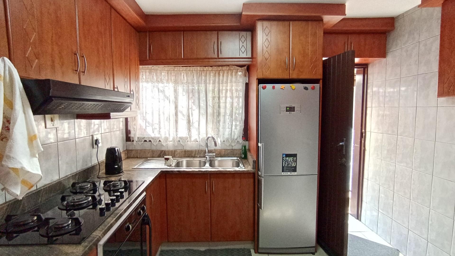 Kitchen - 12 square meters of property in Sunford