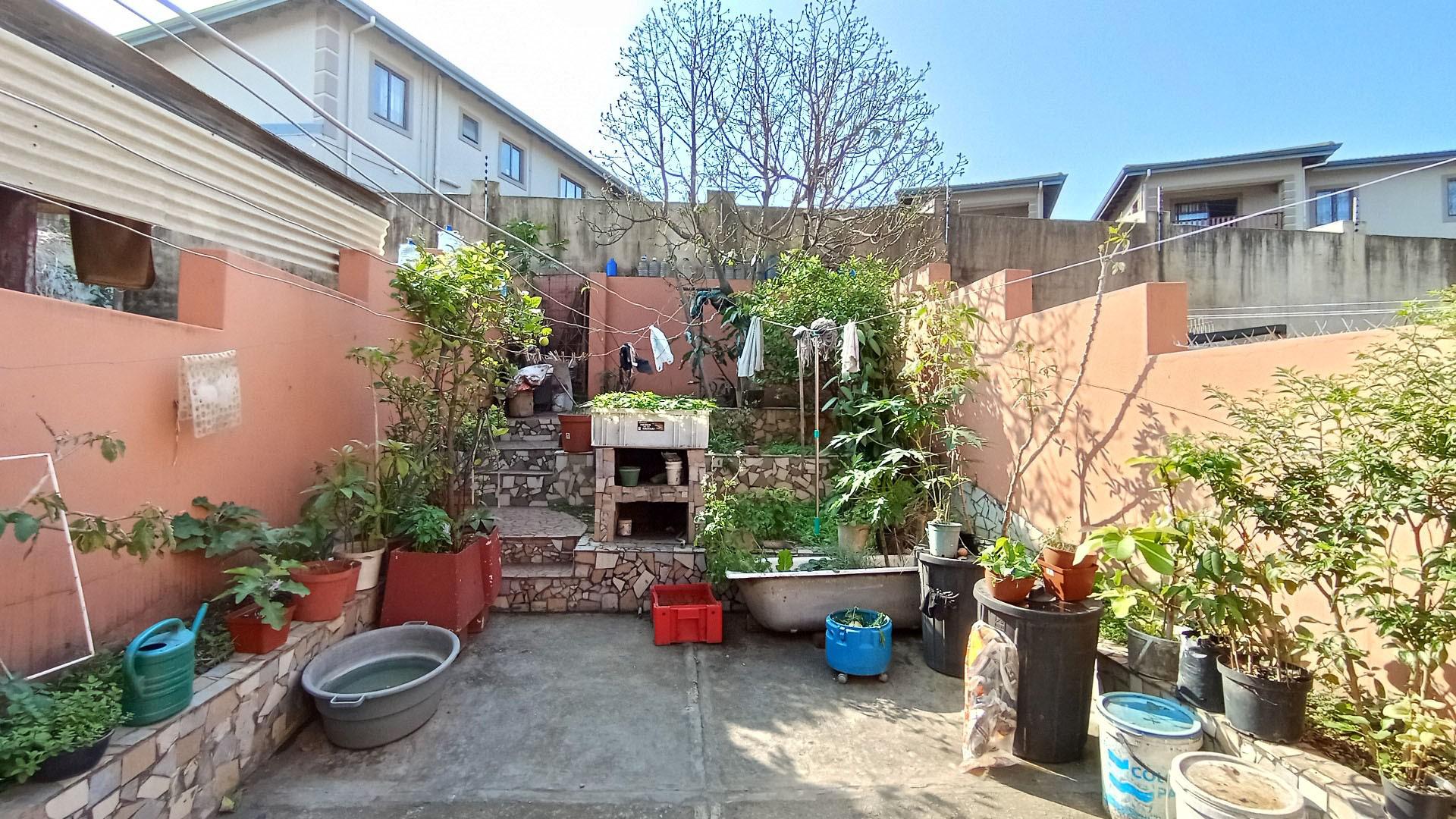 Backyard of property in Sunford