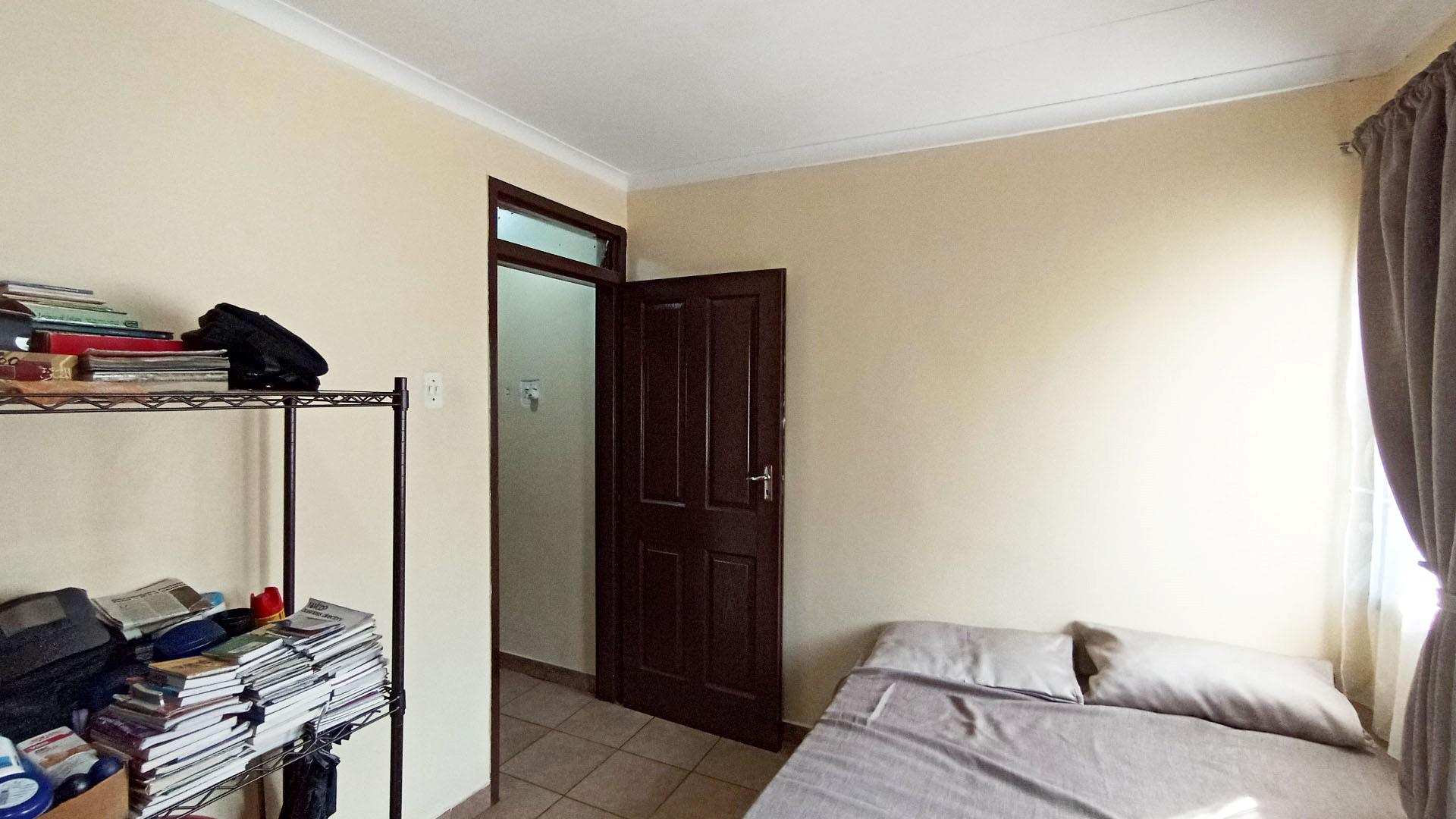 Main Bedroom - 10 square meters of property in Sunford