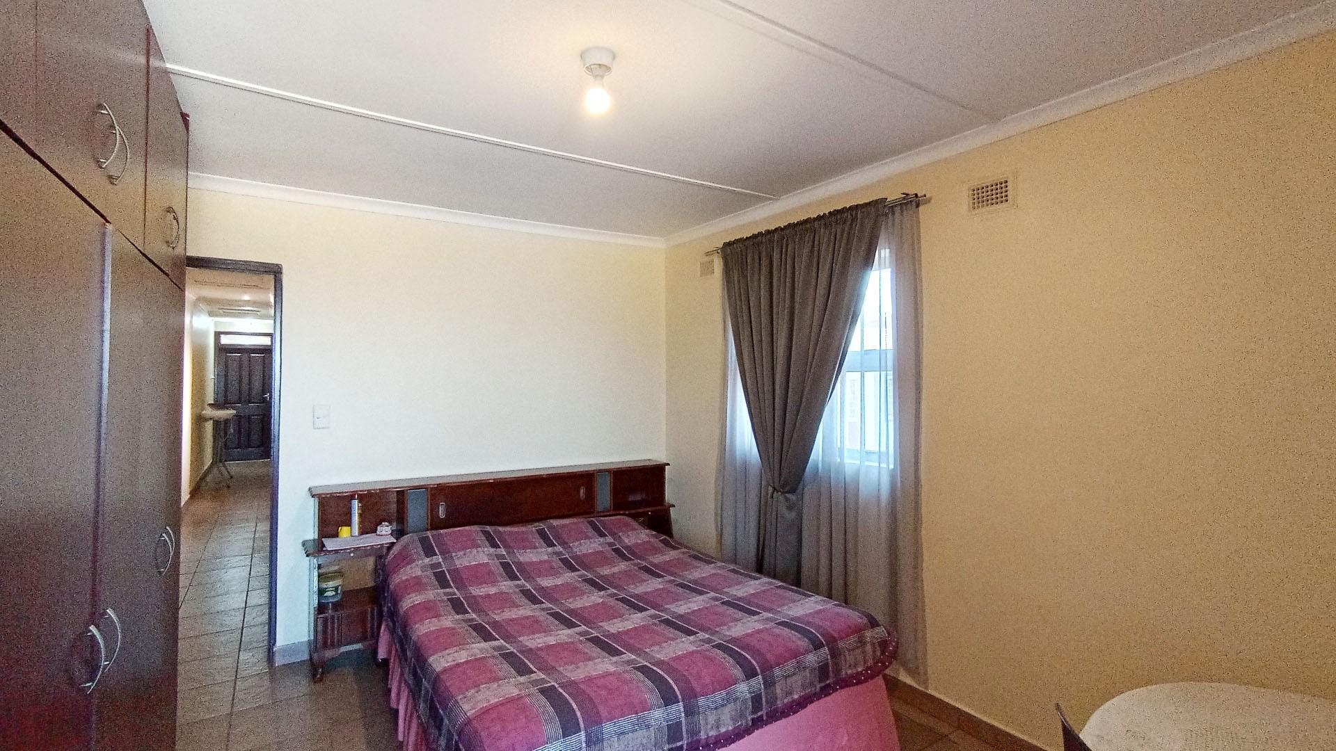Bed Room 4 - 16 square meters of property in Sunford