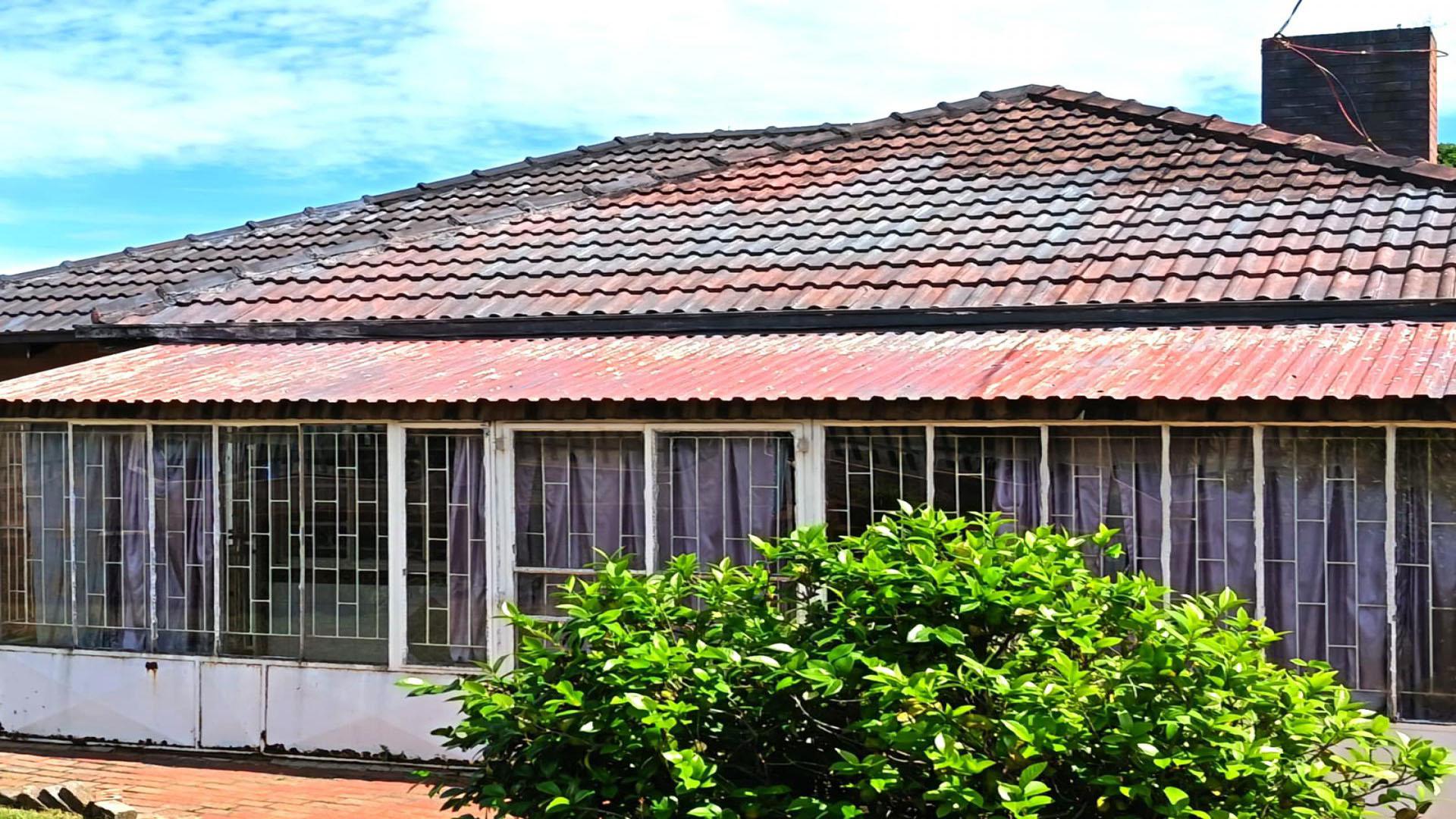 Front View of property in Crosby