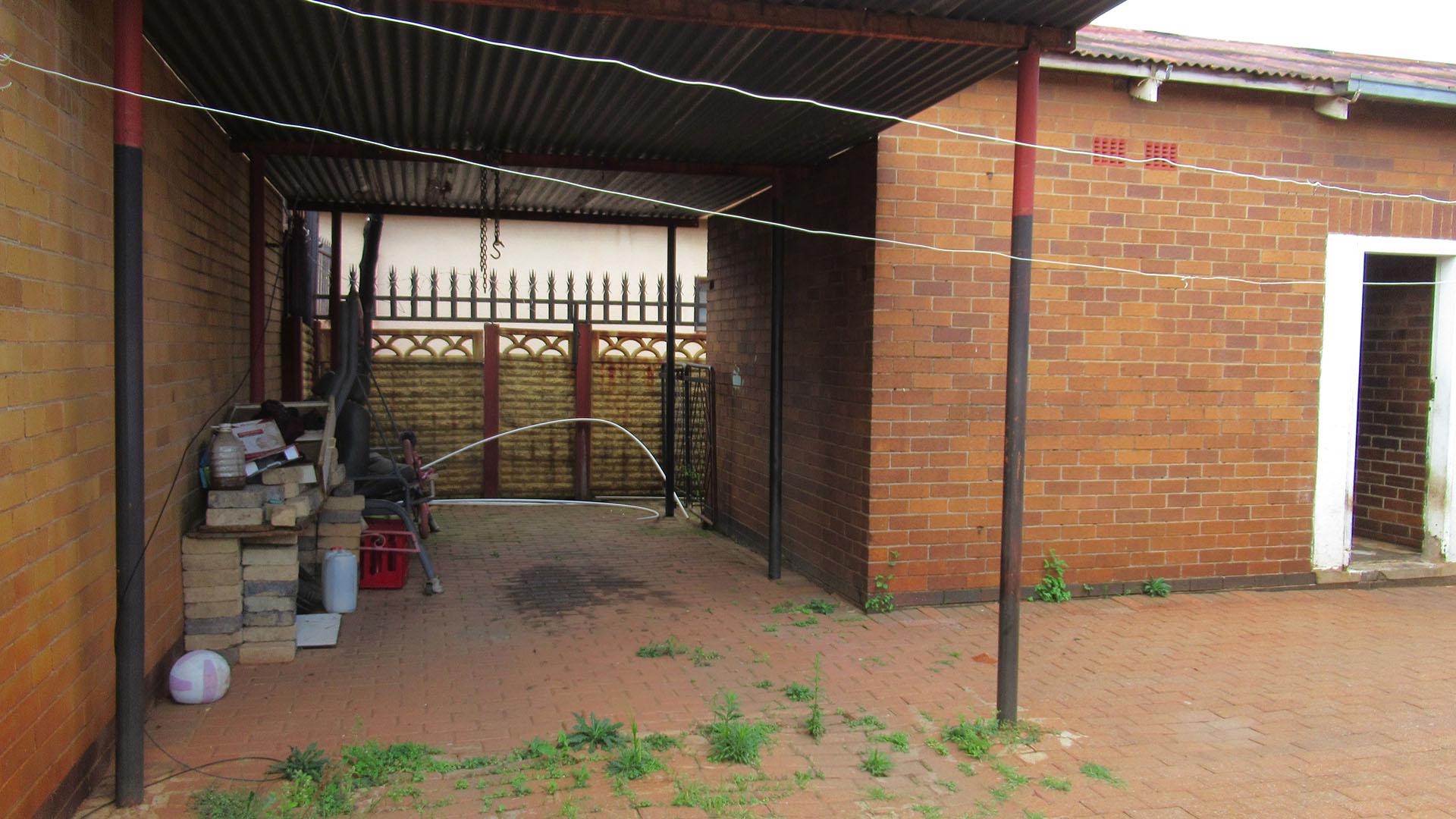 Patio - 45 square meters of property in Crosby