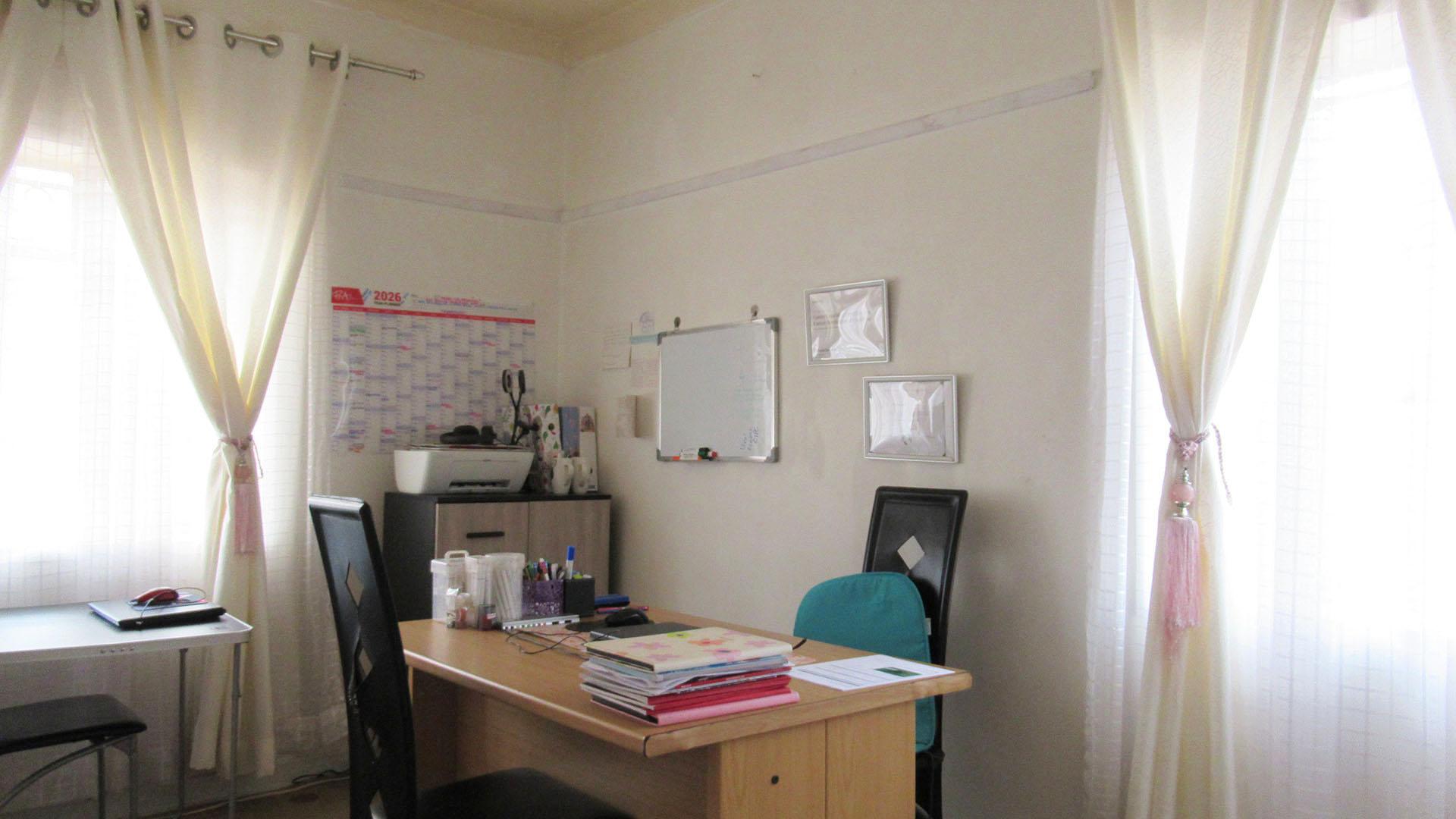 Bed Room 1 - 13 square meters of property in Crosby