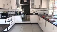 Kitchen - 18 square meters of property in Crosby