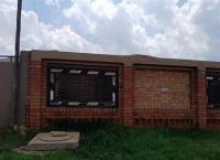 Front View of property in Vosloorus