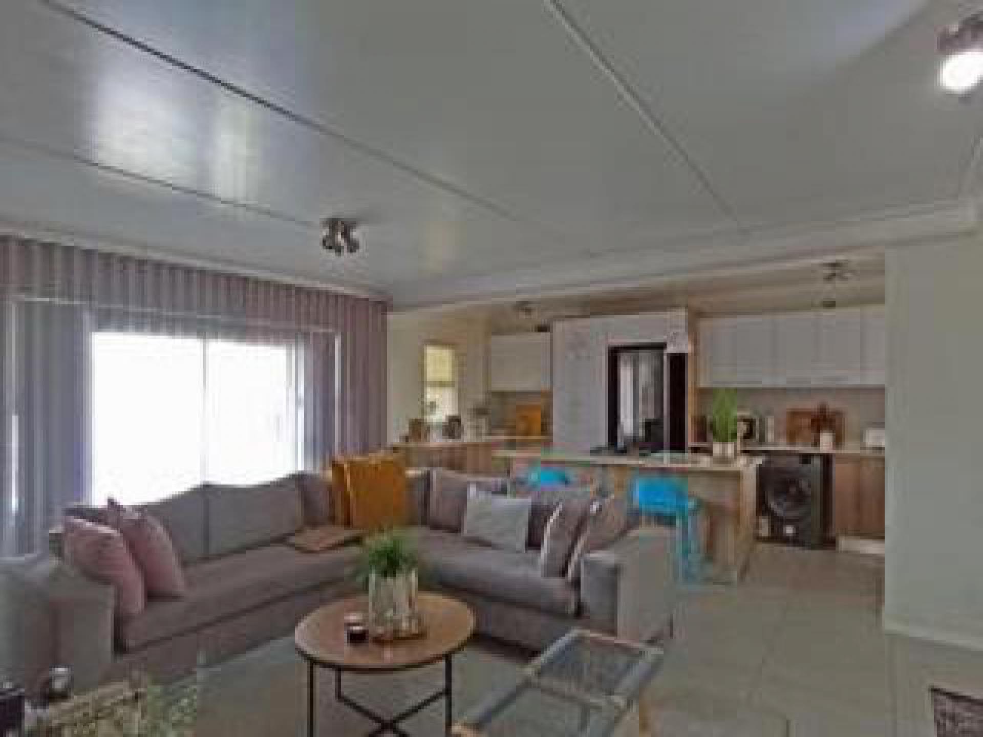 Lounges - 23 square meters of property in Longlake 