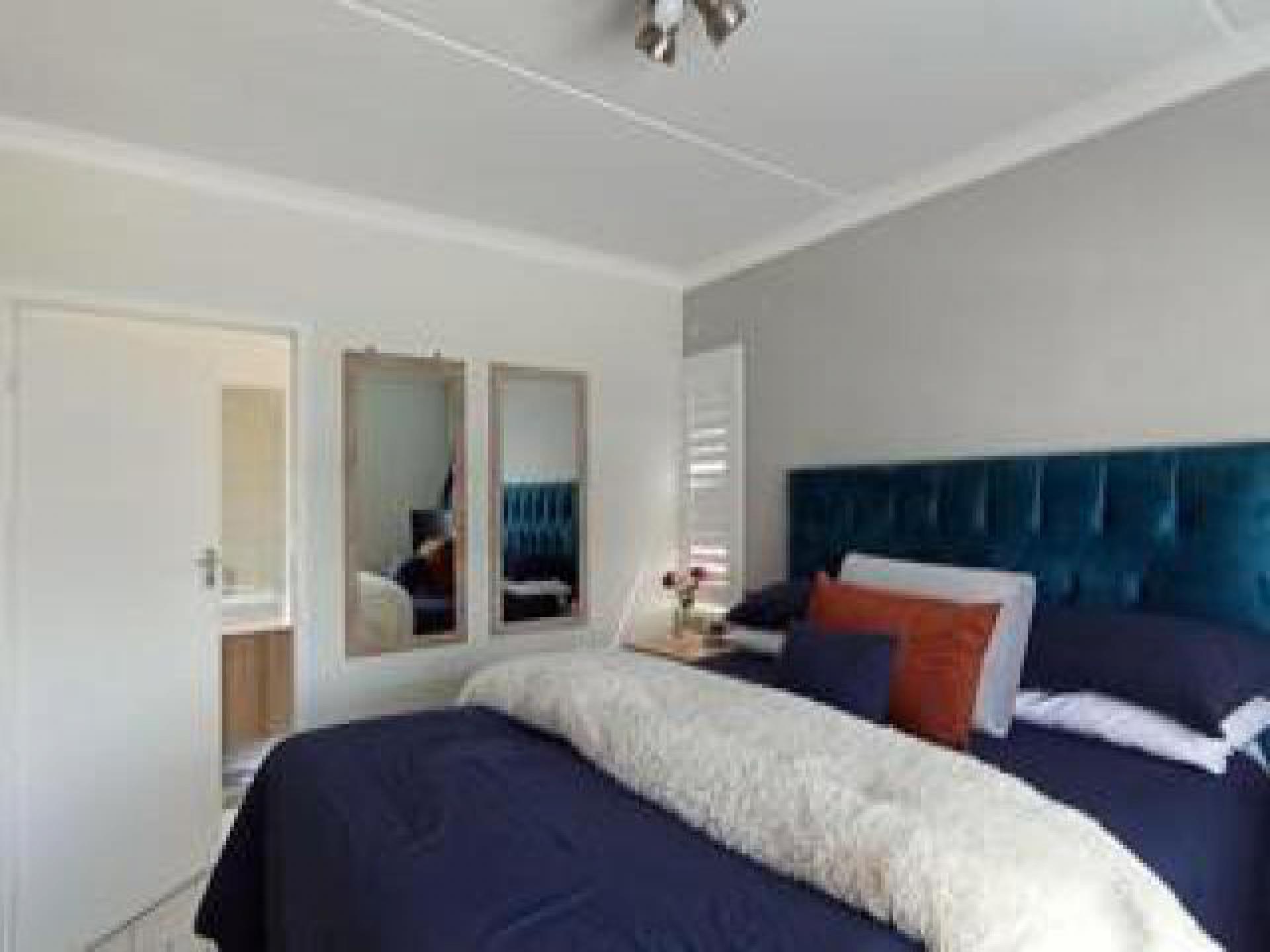 Main Bedroom - 13 square meters of property in Longlake 